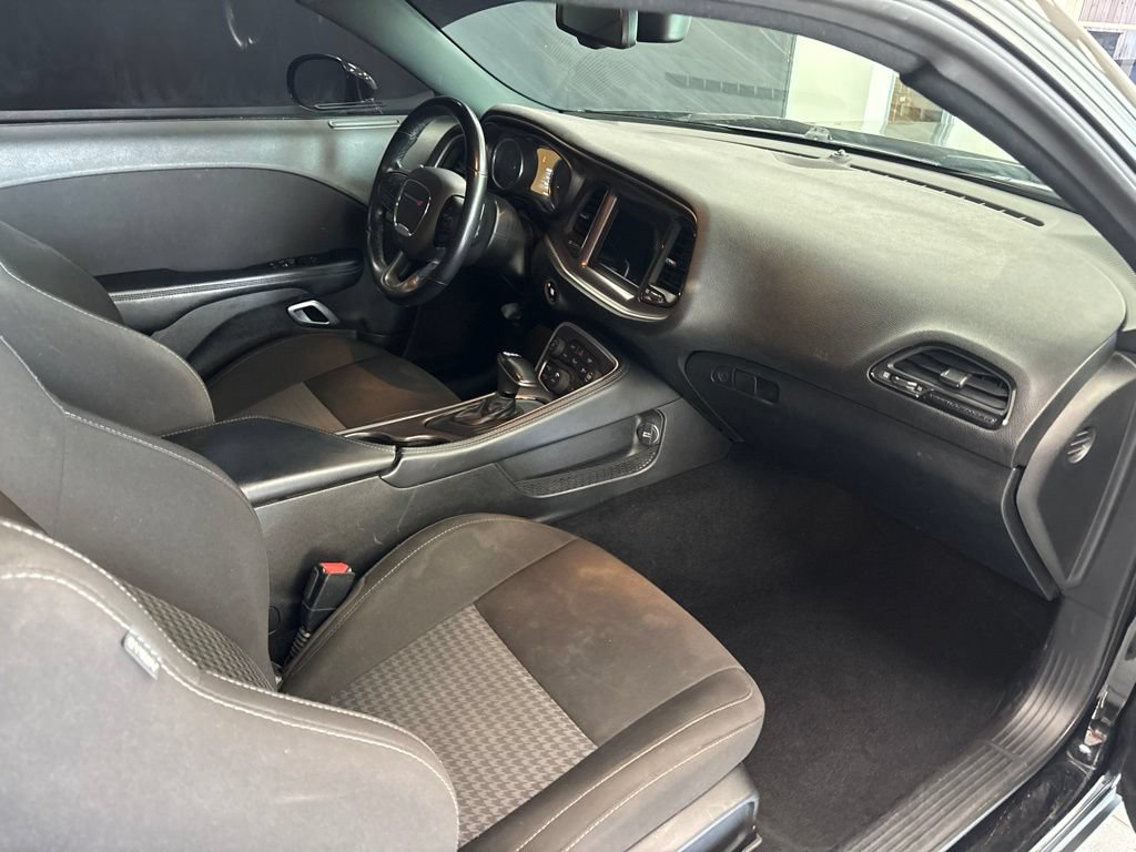 Used 2022 Dodge Challenger GT RWD image 10