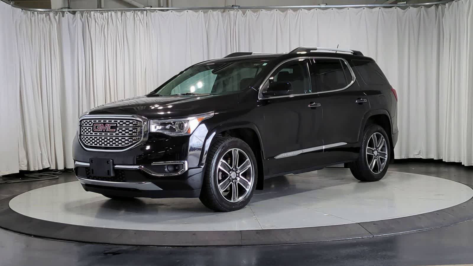 Used 2017 GMC Acadia Denali w/ Technology Package AWD/4WD image 4