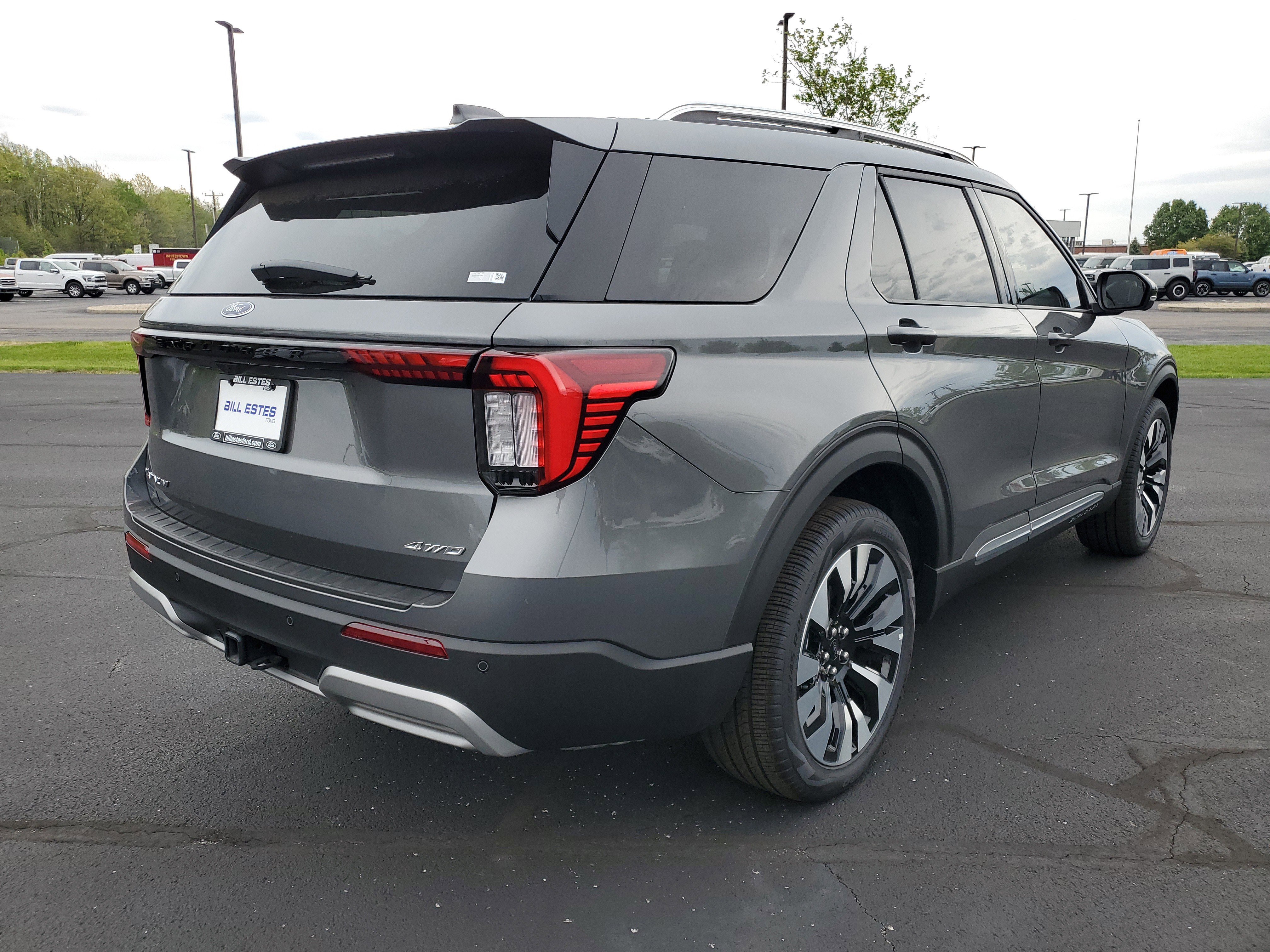 New 2026 Ford Explorer Platinum w/ LUX Leather Package AWD/4WD image 4