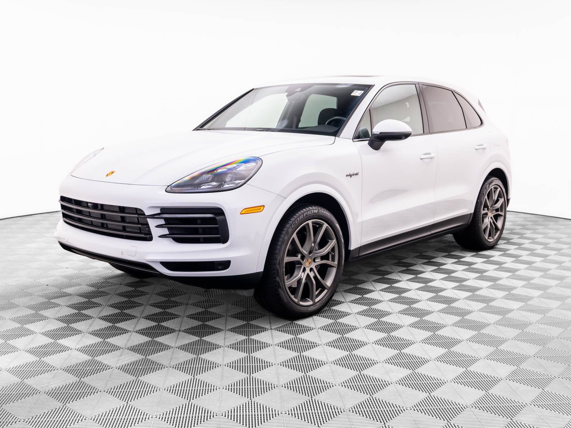 Certified 2022 Porsche Cayenne Platinum Edition