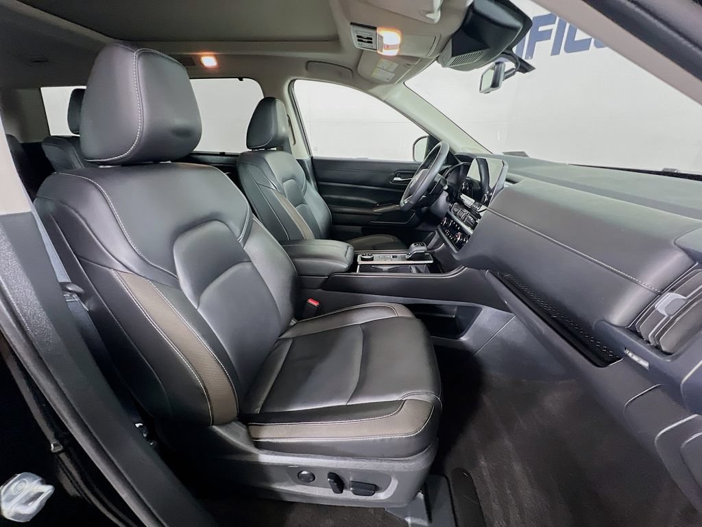 Used 2024 Nissan Pathfinder SL w/ SL Premium Package AWD/4WD image 30