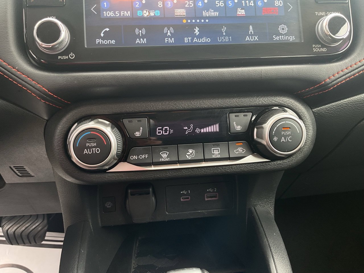Used 2025 Nissan Versa SR FWD image 25