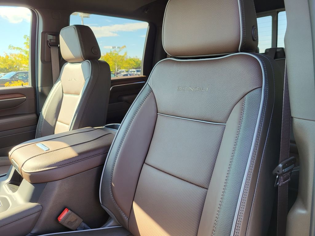 New 2025 GMC Sierra 3500 Denali w/ Denali Reserve Package image 16