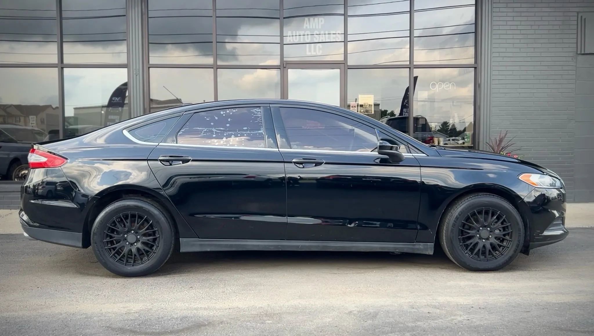 Used 2016 Ford Fusion S image 2