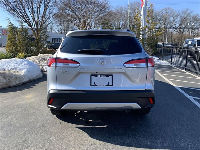 Used 2024 Toyota Corolla Cross LE image 7