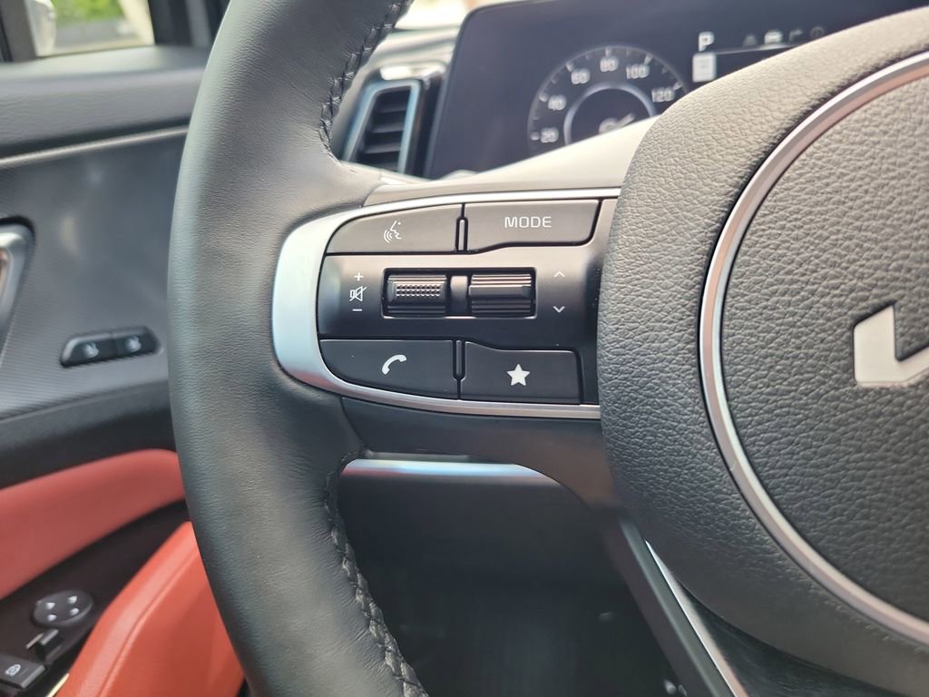 Used 2025 Kia Sportage SX image 25