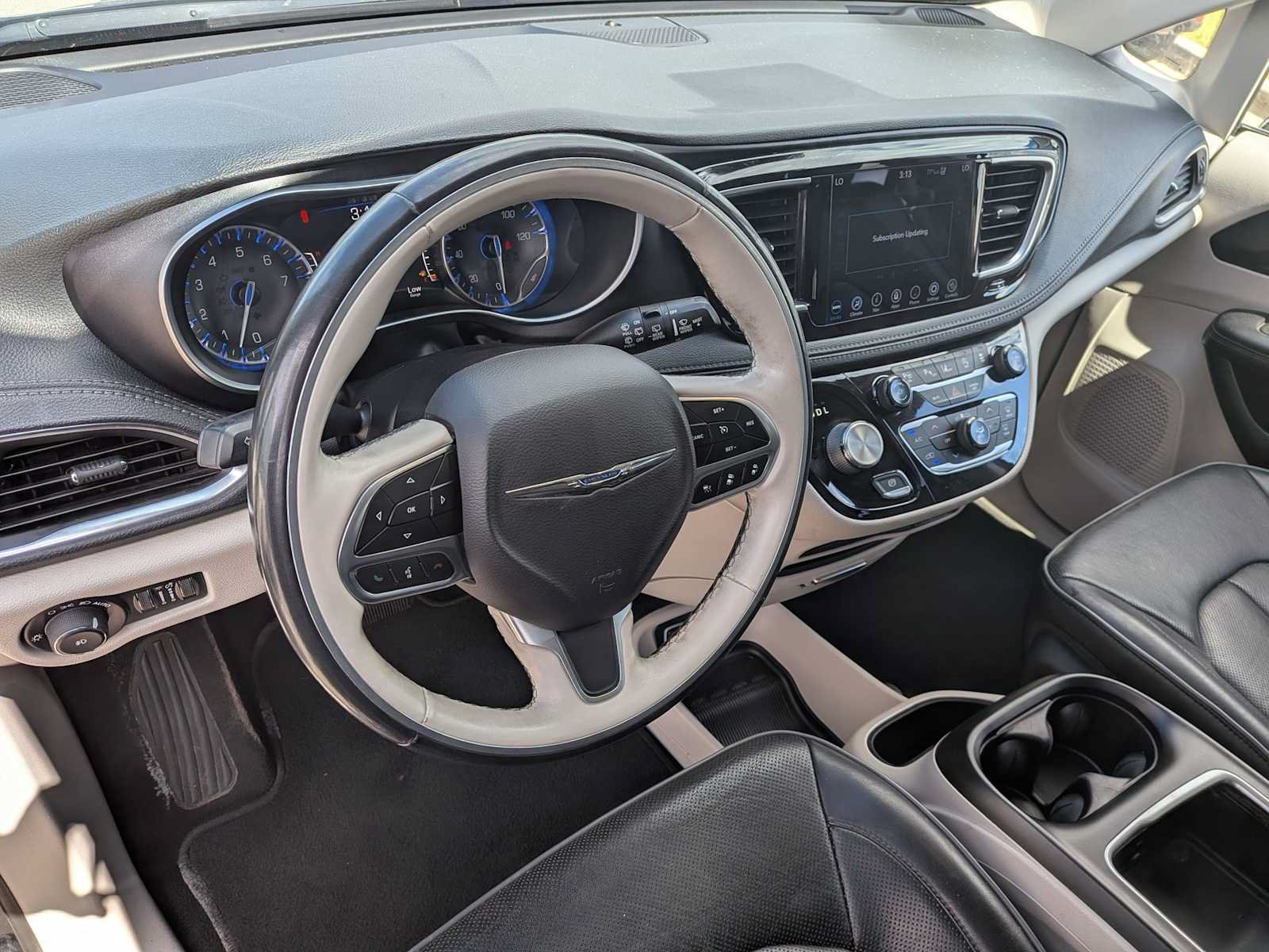 Certified 2018 Chrysler Pacifica Touring-L FWD image 15