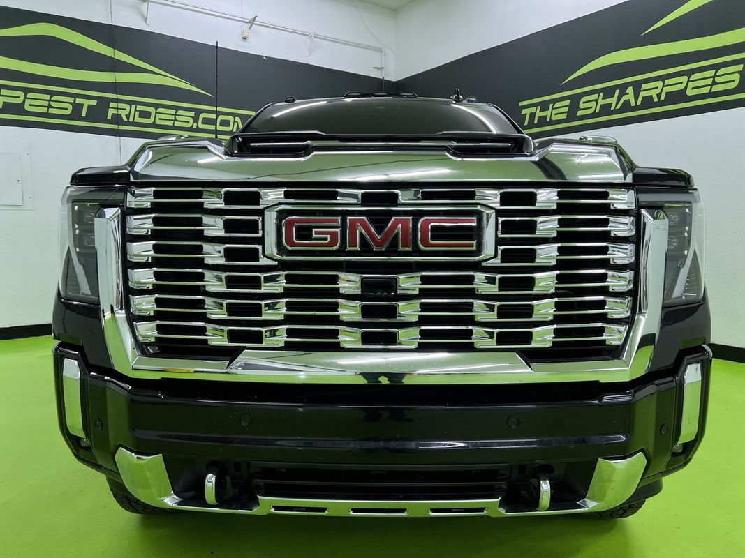 Used 2025 GMC Sierra 3500 Denali w/ Denali Reserve Package AWD/4WD image 3