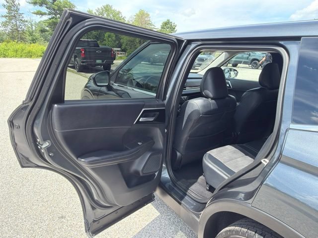 Used 2024 Mitsubishi Outlander SE Black Edition AWD/4WD image 17