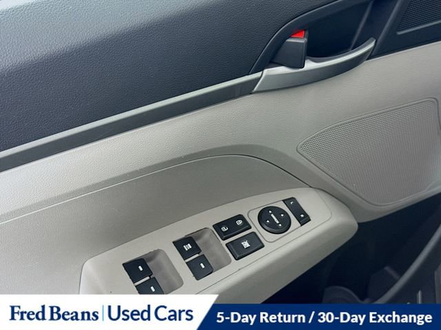 Used 2017 Hyundai Elantra SE image 17