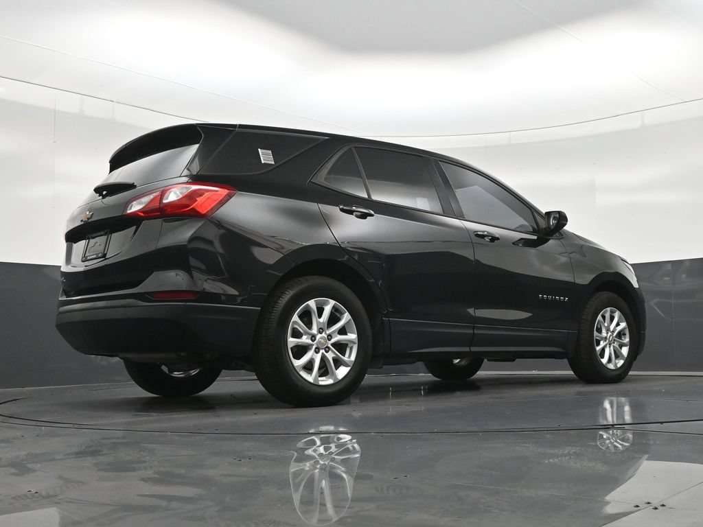 Used 2019 Chevrolet Equinox LS FWD image 27
