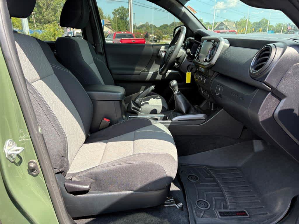 Used 2021 Toyota Tacoma TRD Off-Road w/ Technology Package AWD/4WD image 6