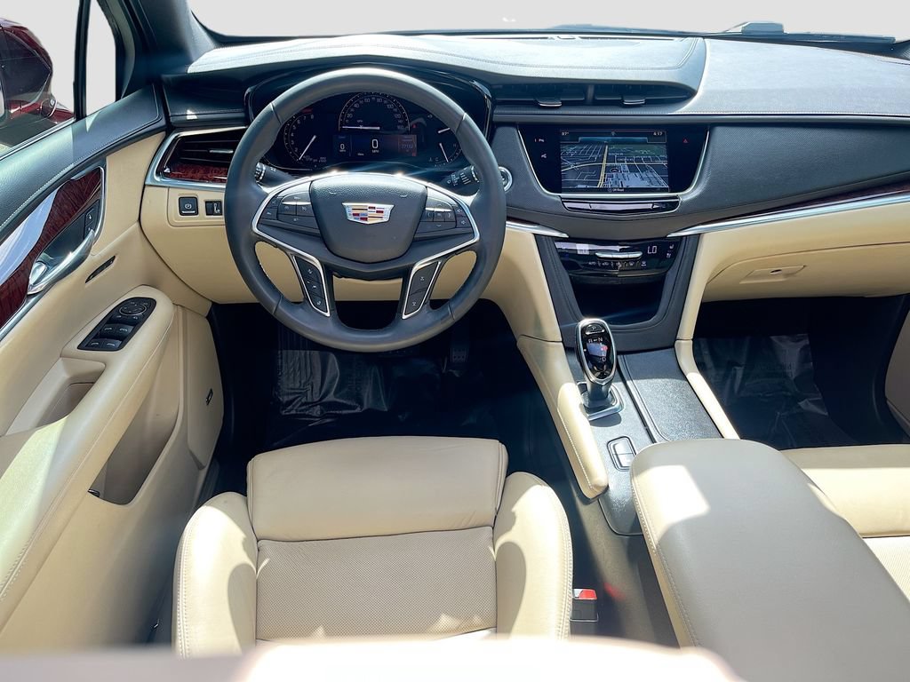 Used 2017 Cadillac XT5 Premium Luxury w/ Driver Assist Package FWD image 24