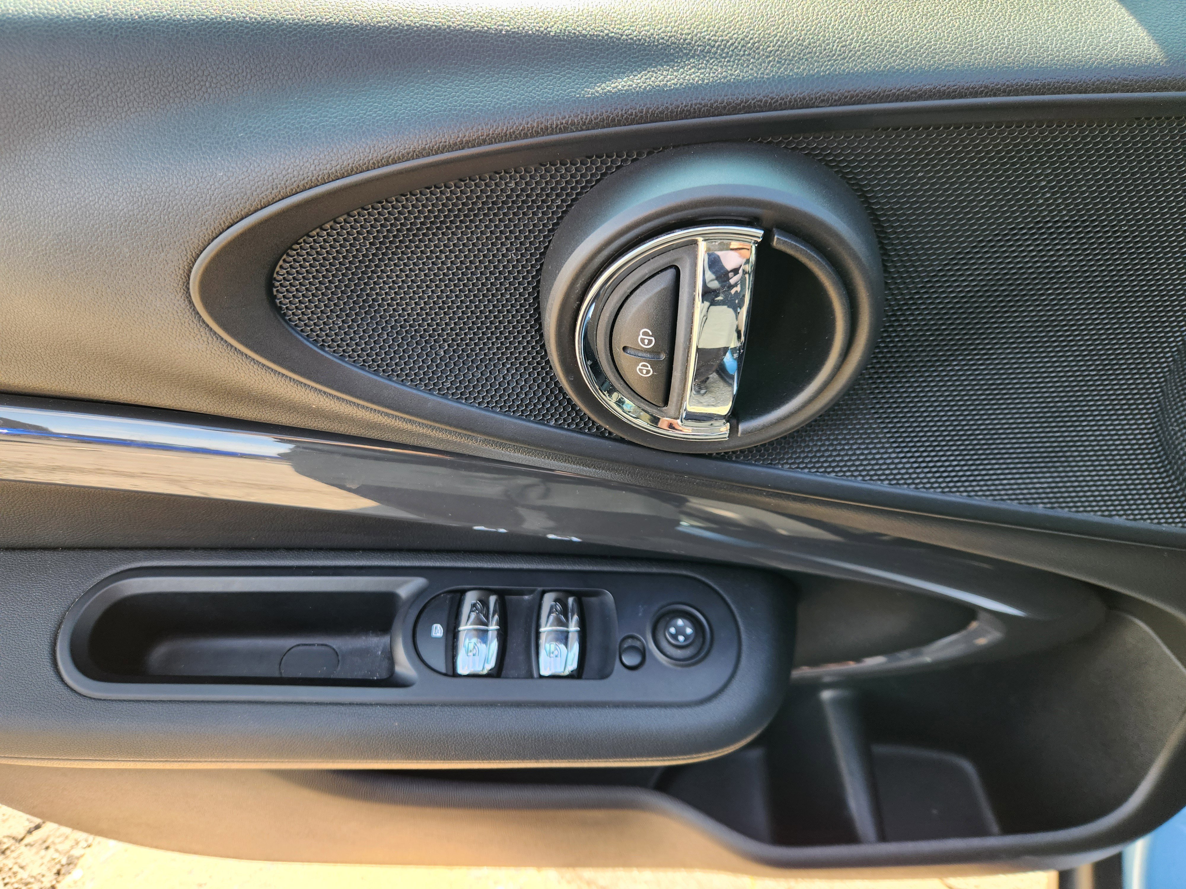 Used 2019 MINI Cooper Clubman S w/ Storage Package image 17