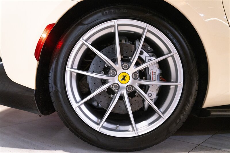 Used 2019 Ferrari 812 Superfast RWD image 12