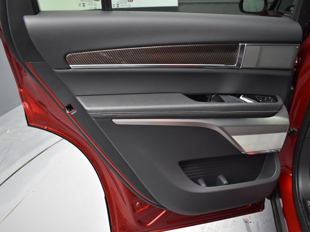 New 2026 Cadillac Vistiq Sport w/ LPO, Floor Liner Package image 29