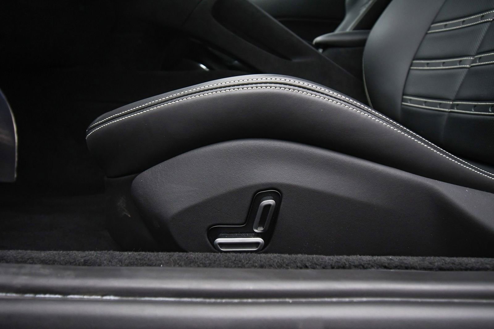 Certified 2023 Ferrari Roma image 48