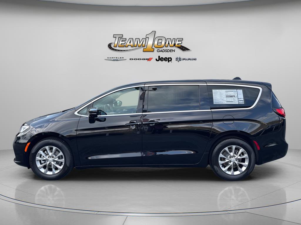 New 2026 Chrysler Pacifica Limited image 5