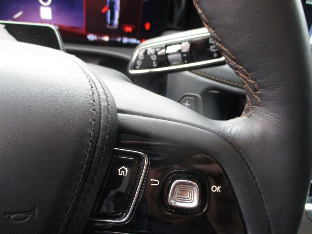 Used 2025 Lincoln Aviator Reserve w/ Equipment Group 201A image 9