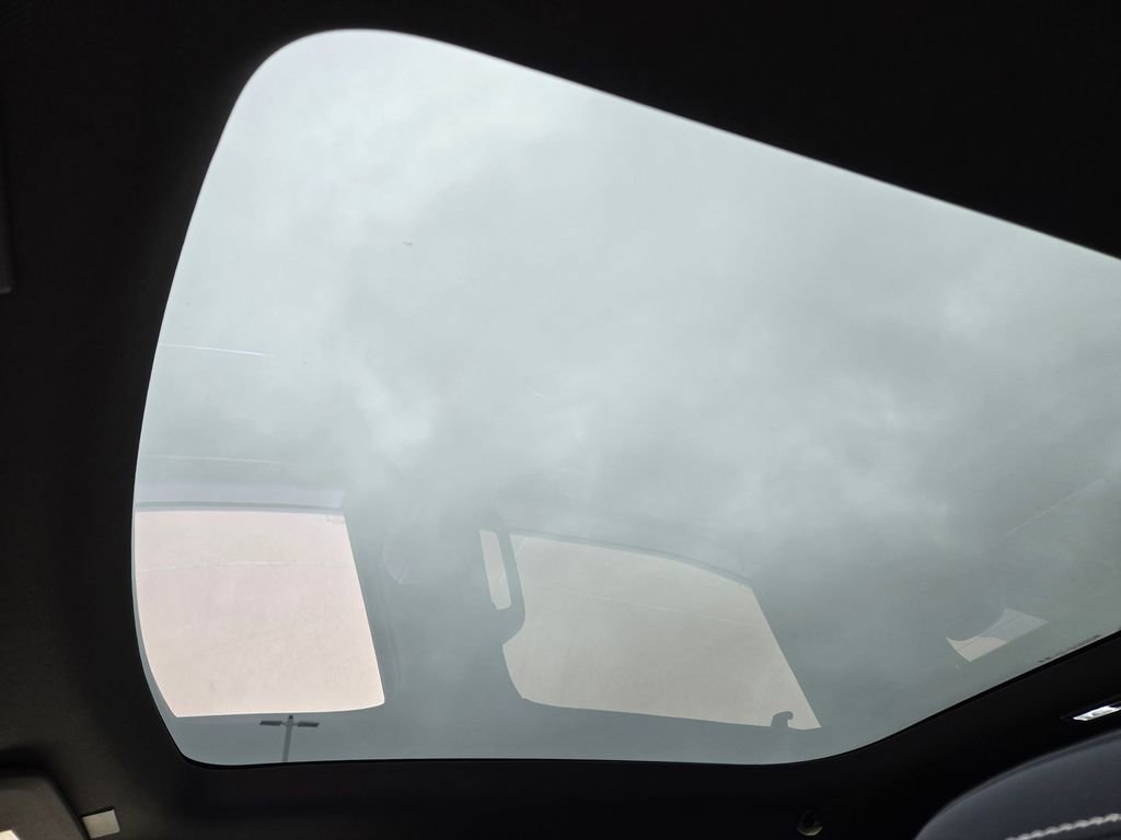 Used 2025 GMC Sierra EV Denali image 9