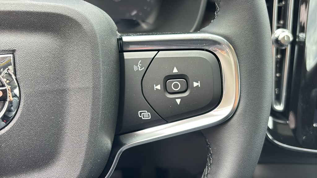 New 2026 Volvo XC40 B5 Plus w/ Protection Package Premier AWD/4WD image 17