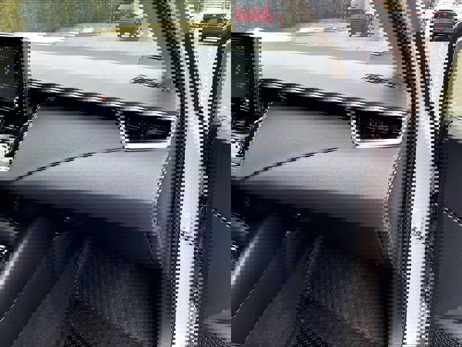 Used 2022 Toyota Corolla LE image 13