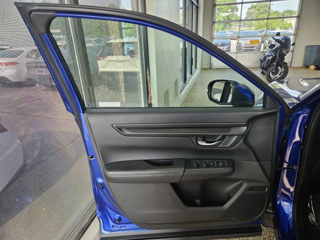 Used 2023 Honda CR-V LX image 17