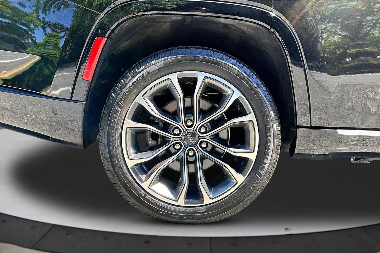 Certified 2022 Jeep Grand Wagoneer Series III AWD/4WD image 37