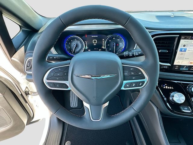 New 2026 Chrysler Pacifica Pinnacle w/ Trailer Tow Group image 7