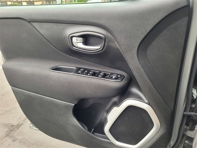 Used 2021 Jeep Renegade Latitude w/ Convenience Group image 13