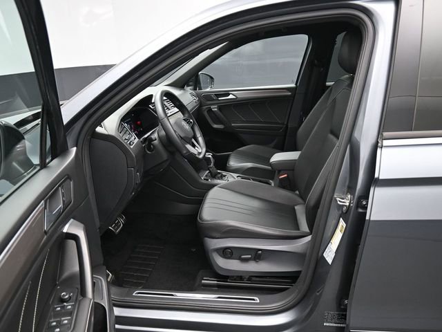 Used 2022 Volkswagen Tiguan SE R-Line image 9