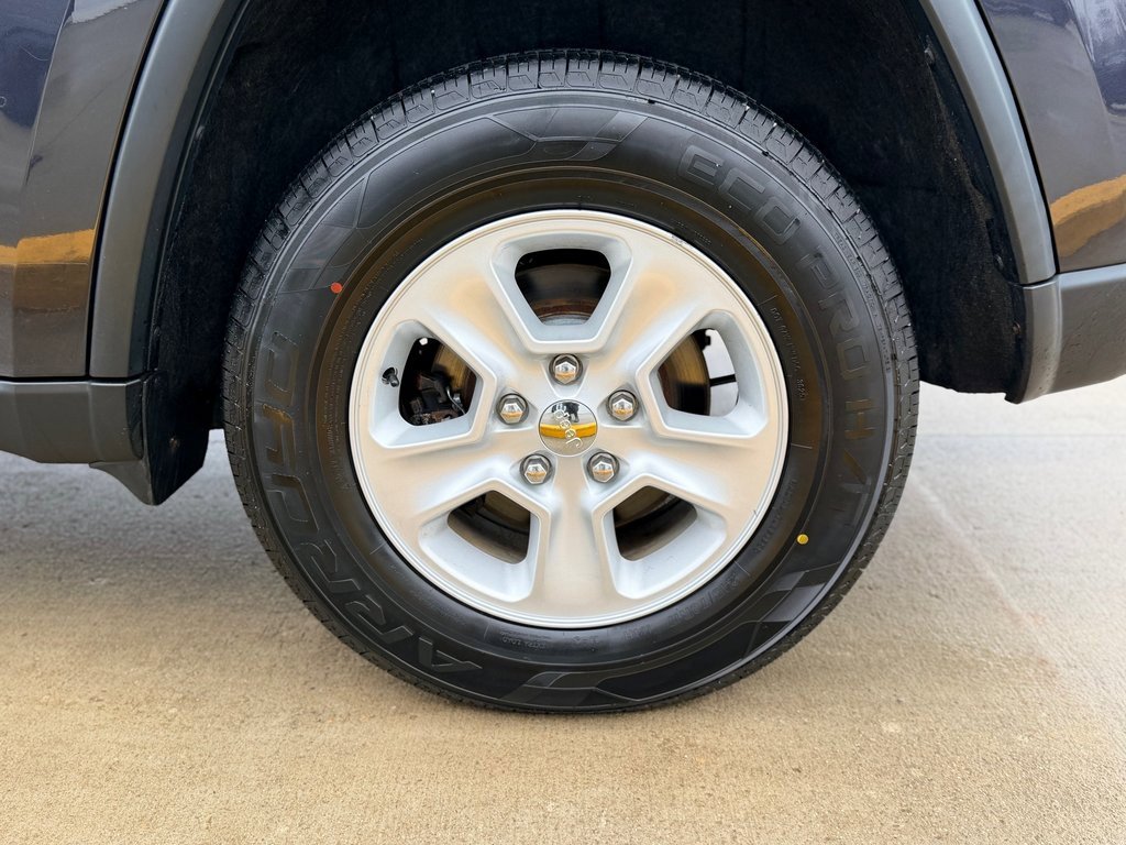 Used 2015 Jeep Grand Cherokee Laredo w/ Quick Order Package 23E image 7