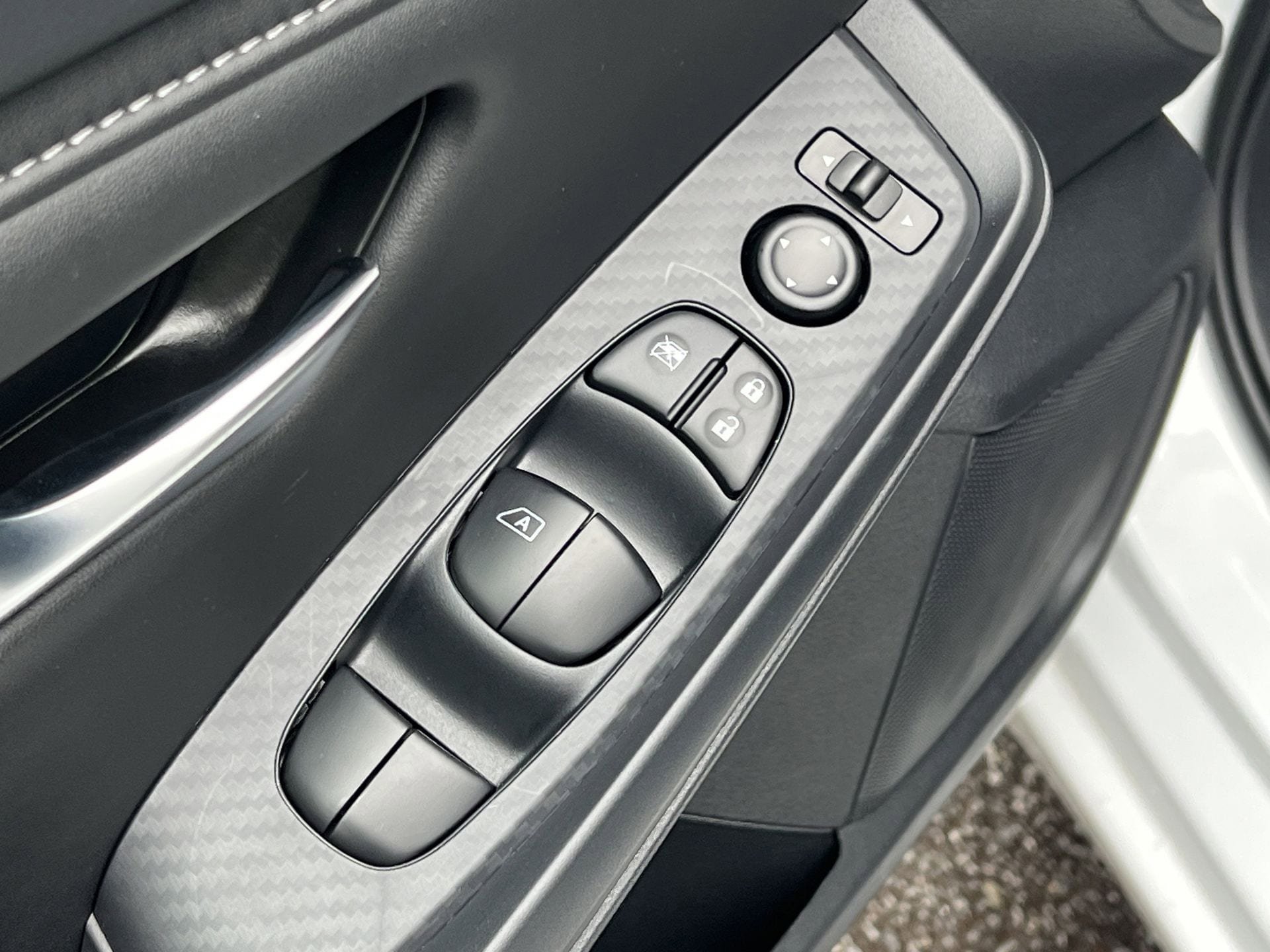 Certified 2025 Nissan Sentra SV FWD image 13