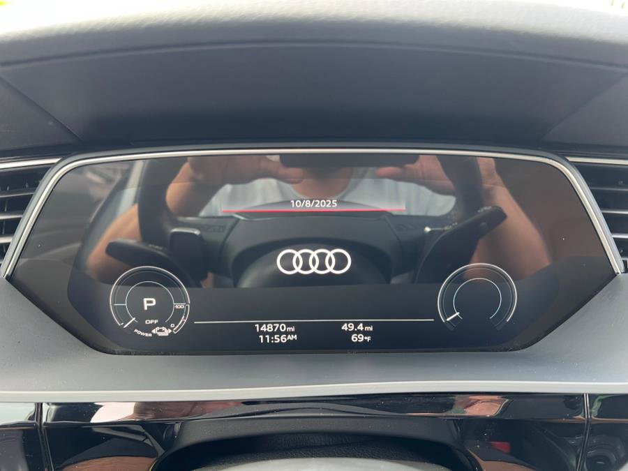 Used 2023 Audi e-tron Premium Plus w/ Premium Plus Package image 13