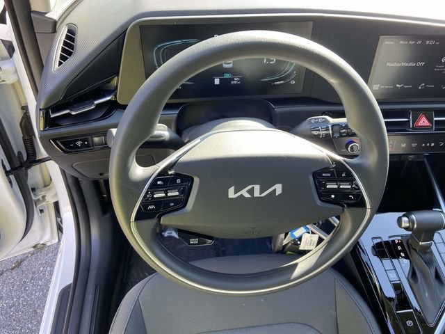 New 2025 Kia Niro LX FWD image 13