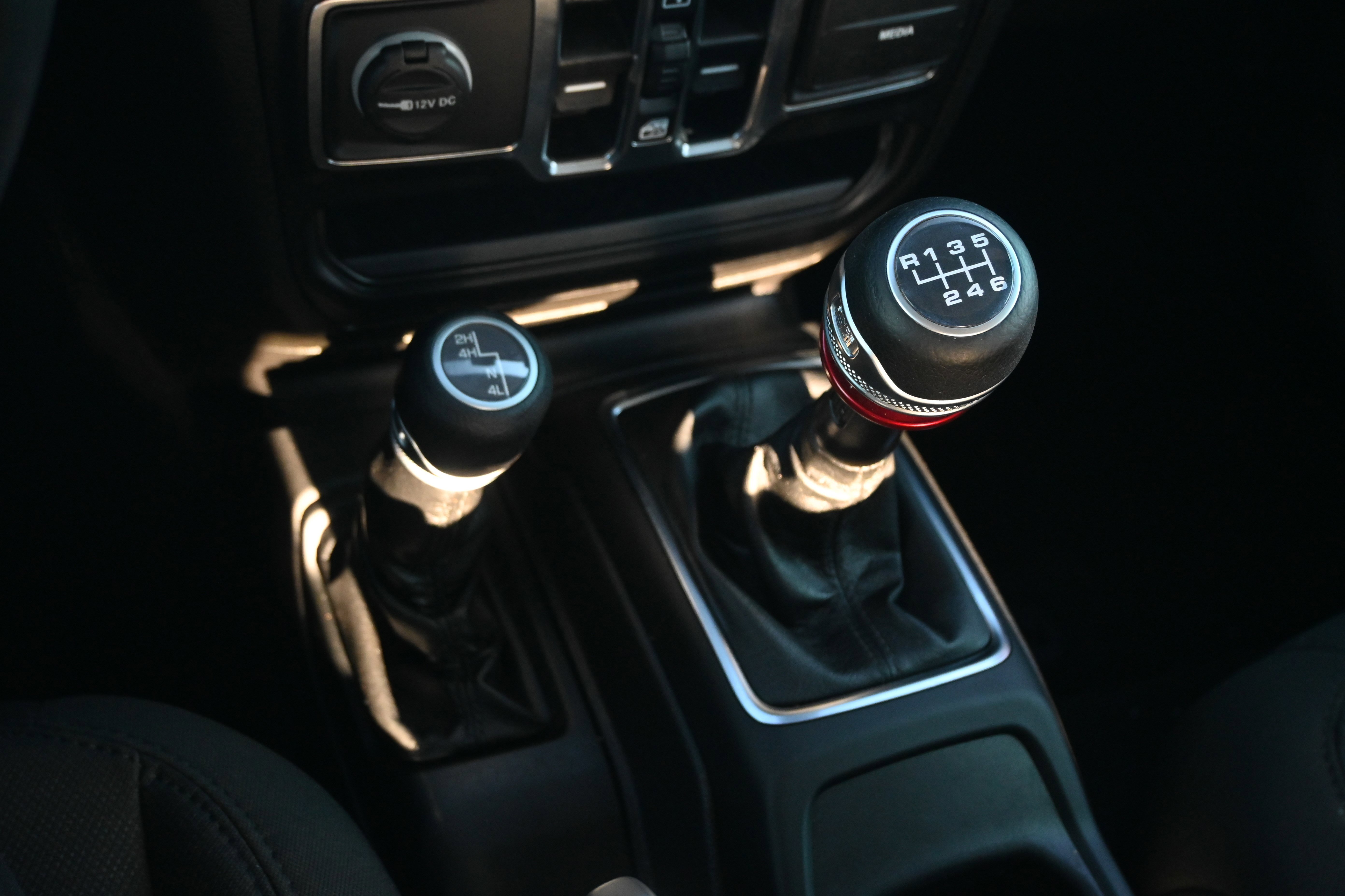 Used 2022 Jeep Gladiator Sport image 19