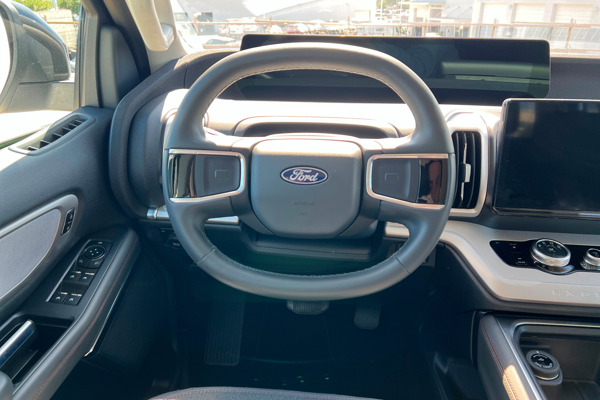 Used 2025 Ford Expedition Active AWD/4WD image 13