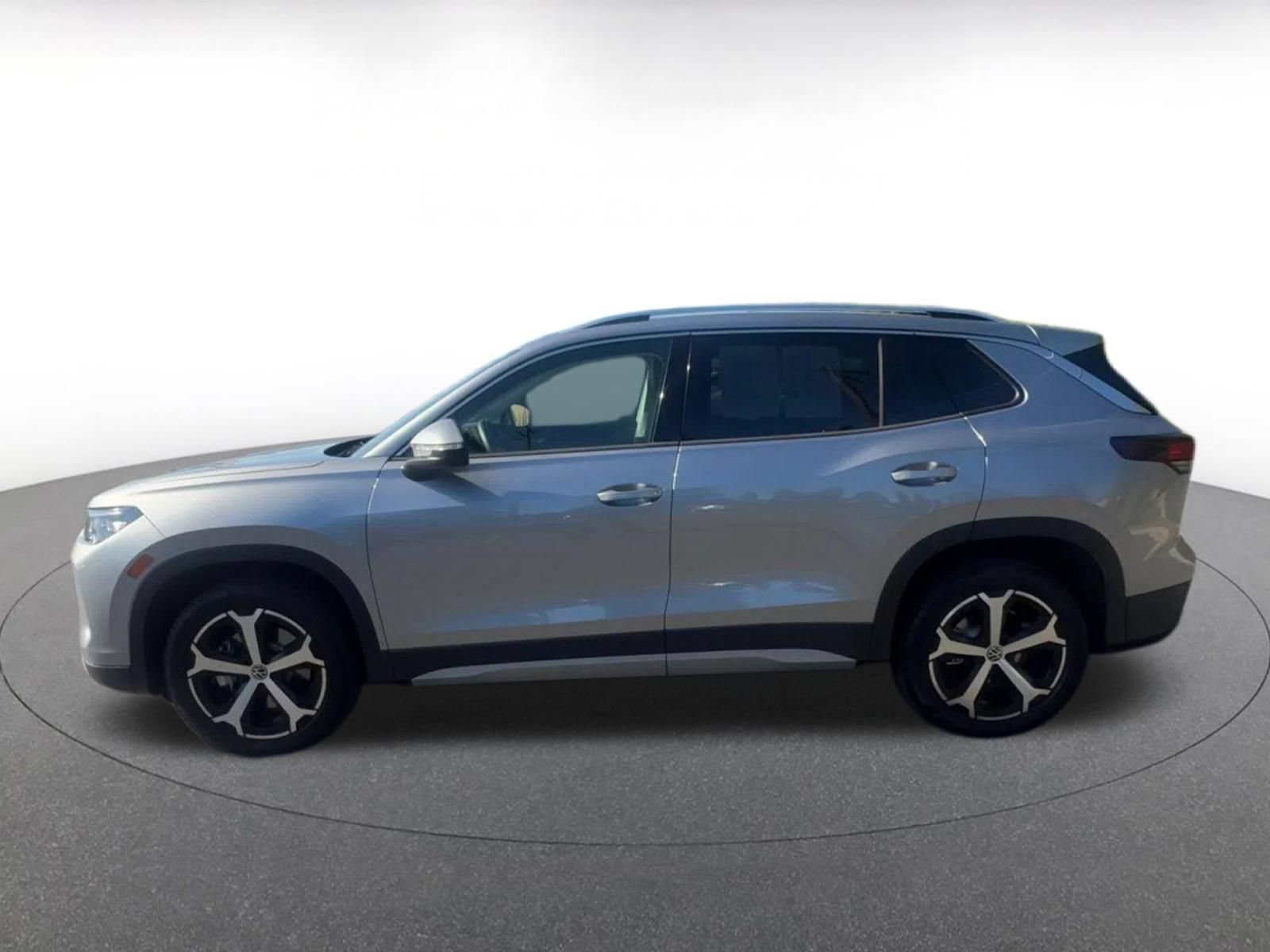 Used 2026 Volkswagen Tiguan SE AWD/4WD image 9