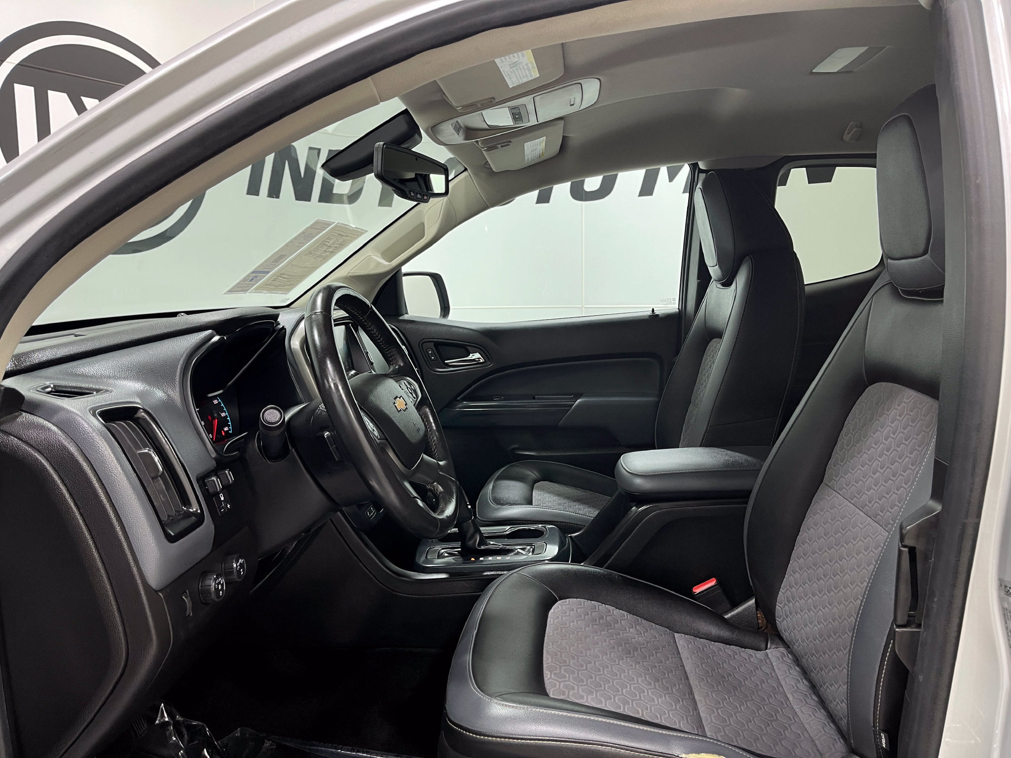 Used 2017 Chevrolet Colorado Z71 AWD/4WD image 10