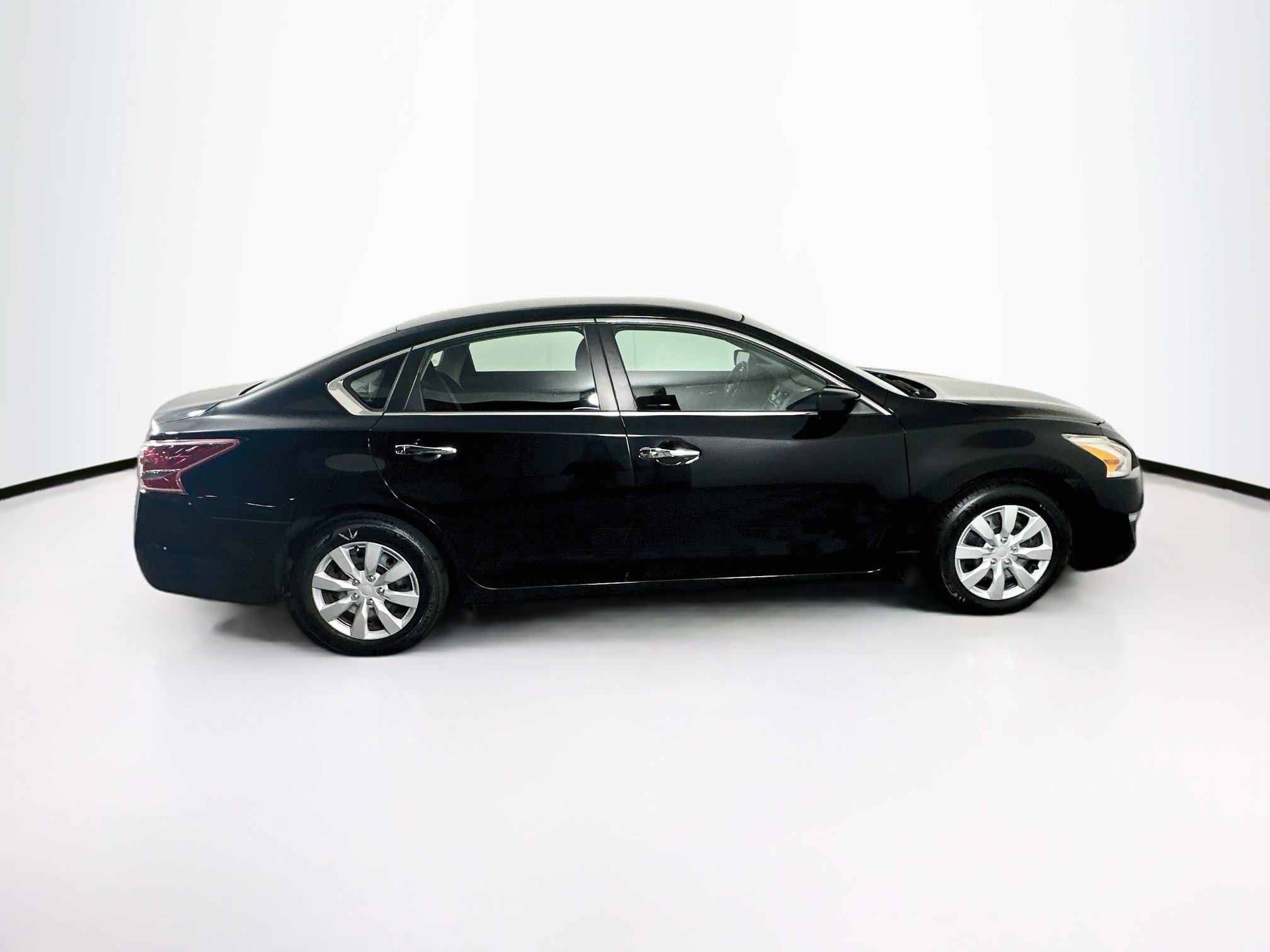 Used 2013 Nissan Altima 2.5 S FWD image 10