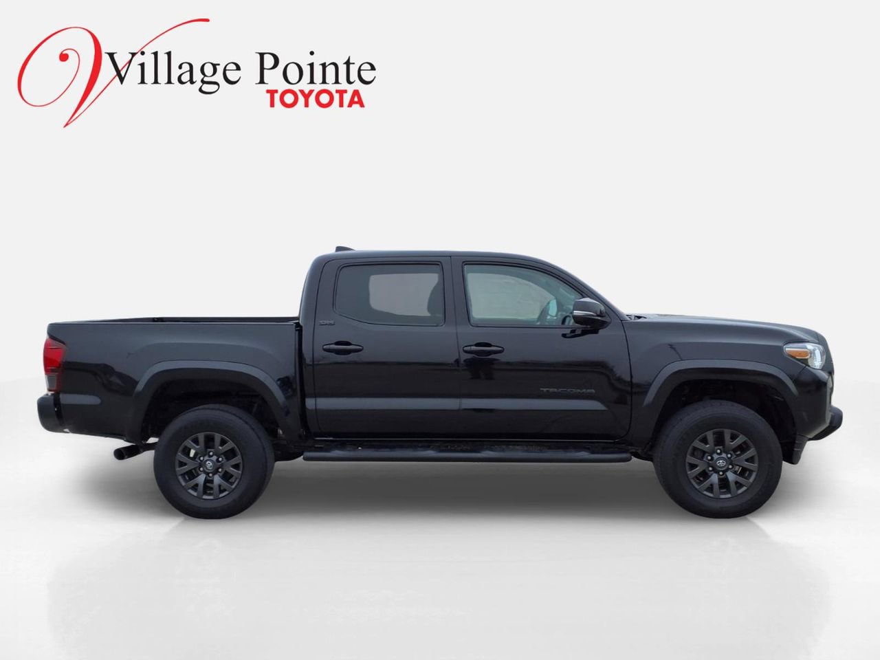 Used 2023 Toyota Tacoma SR5 w/ Technology Package image 8
