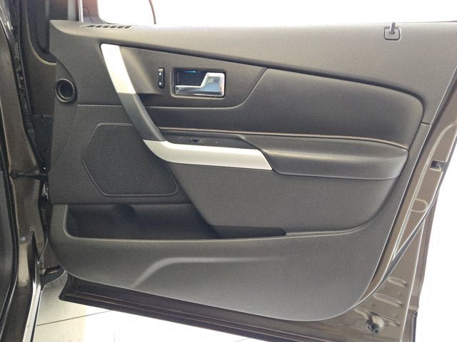 Used 2011 Ford Edge Limited w/ 302A Rapid Spec Order Code FWD image 5