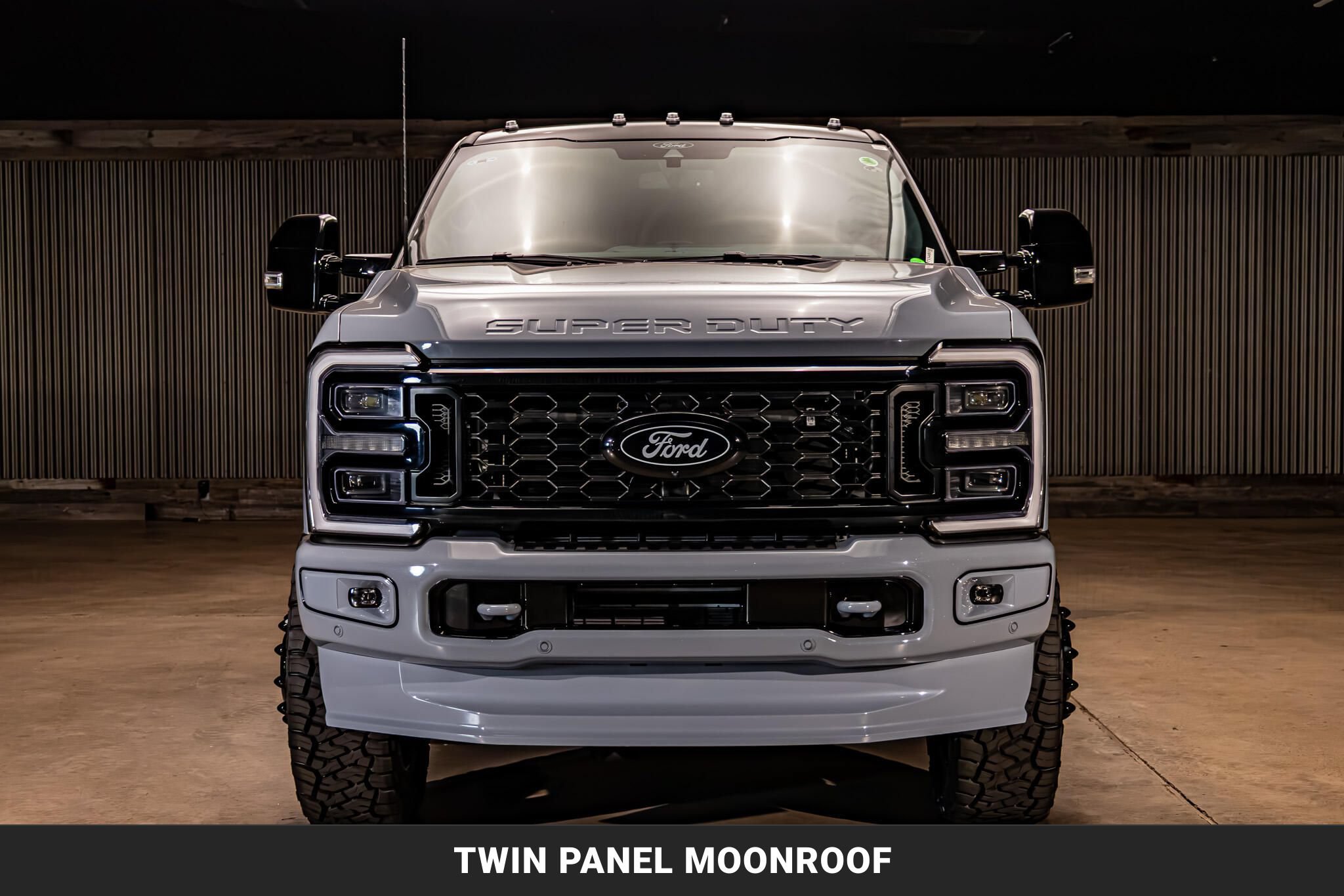 Used 2026 Ford F350 Platinum w/ FX4 Off-Road Package AWD/4WD image 4