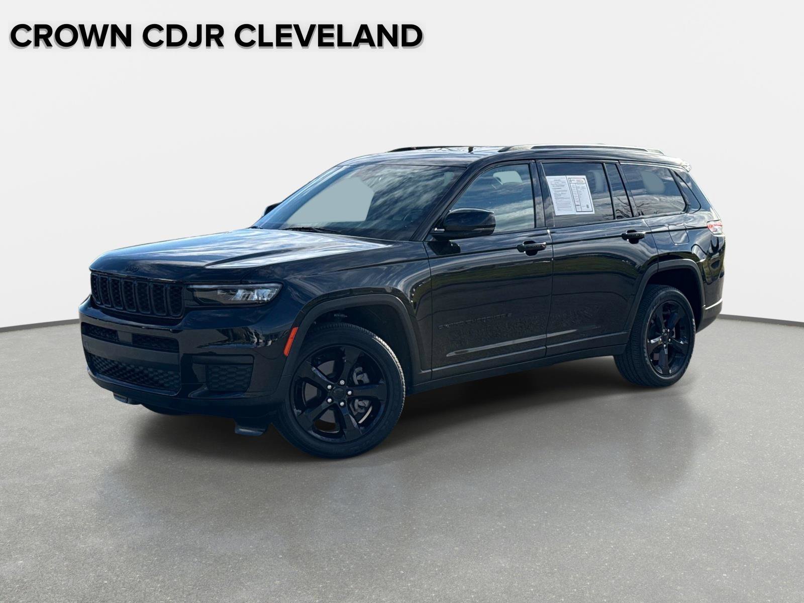 Used 2022 Jeep Grand Cherokee L Laredo image 1