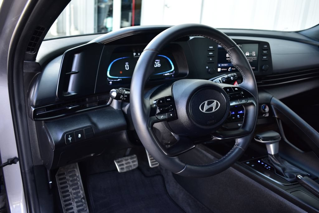 Used 2025 Hyundai Elantra Sport FWD image 35