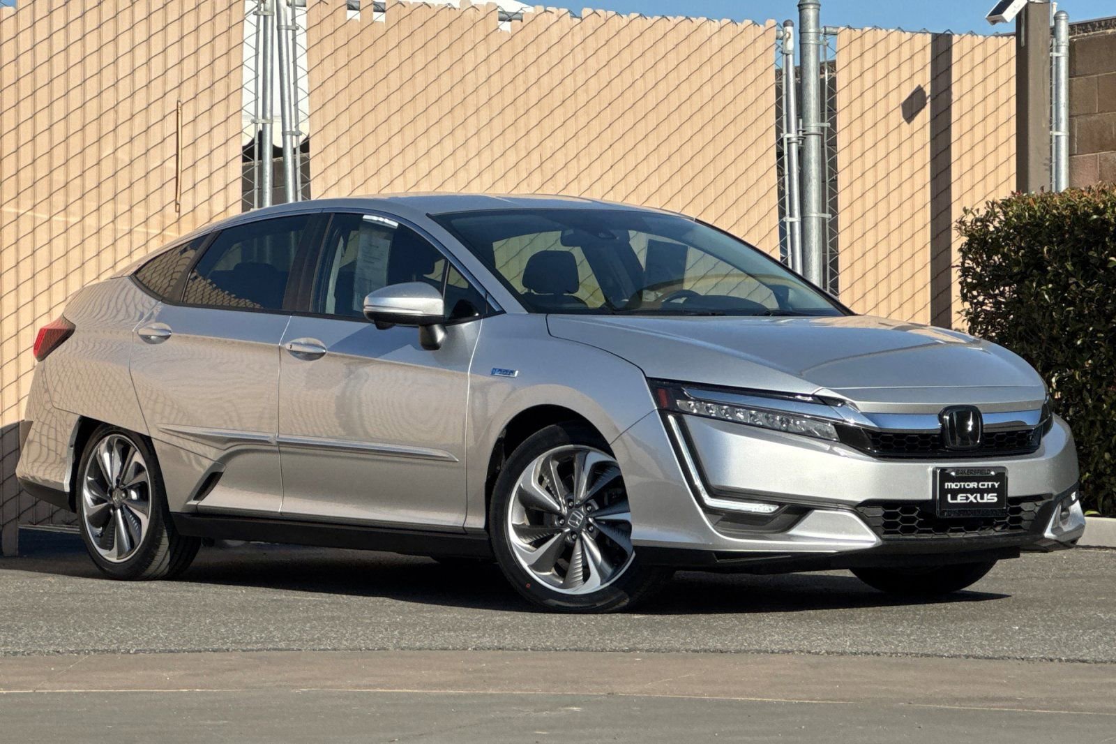 Used 2018 Honda Clarity Touring image 2
