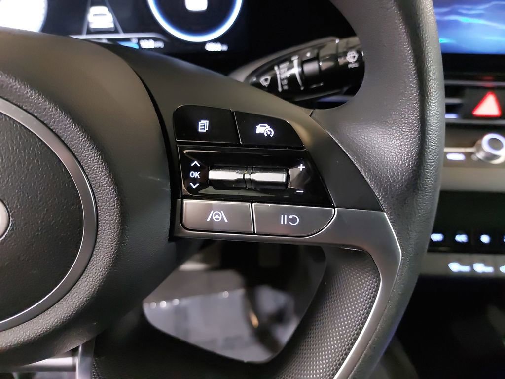 Certified 2024 Hyundai Elantra SEL image 19