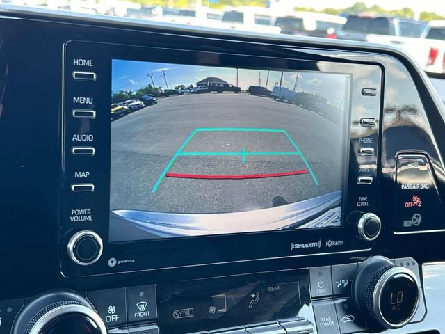 Used 2021 Toyota Highlander XLE image 35