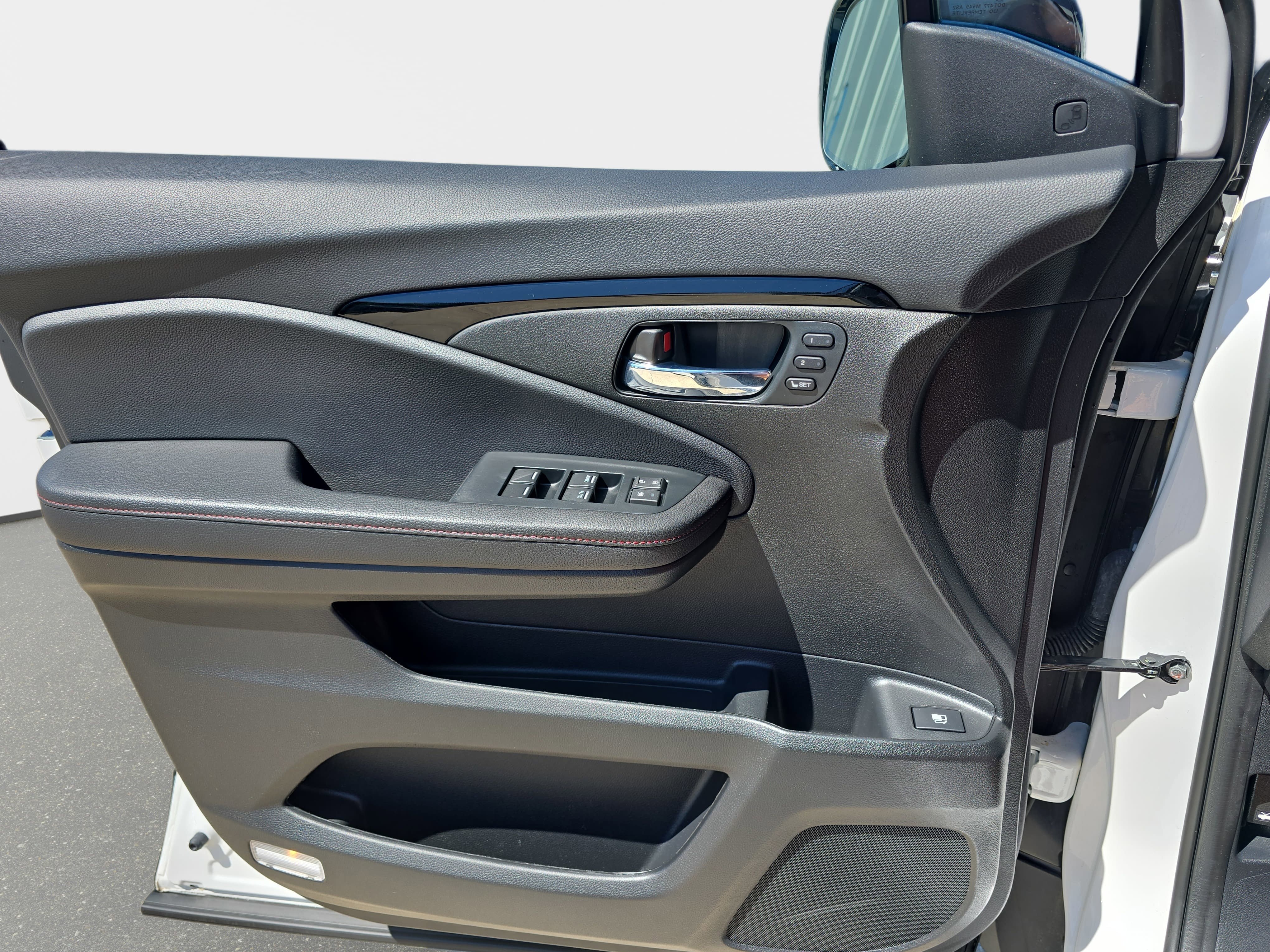 Certified 2024 Honda Ridgeline Black Edition image 26