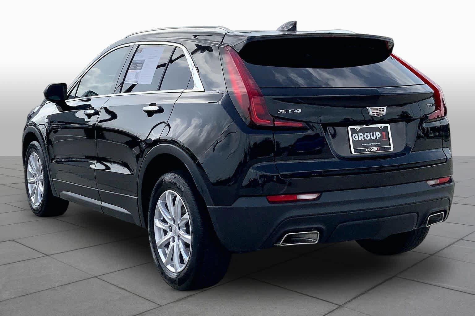 Used 2023 Cadillac XT4 Luxury w/ Cold Weather Package FWD image 22